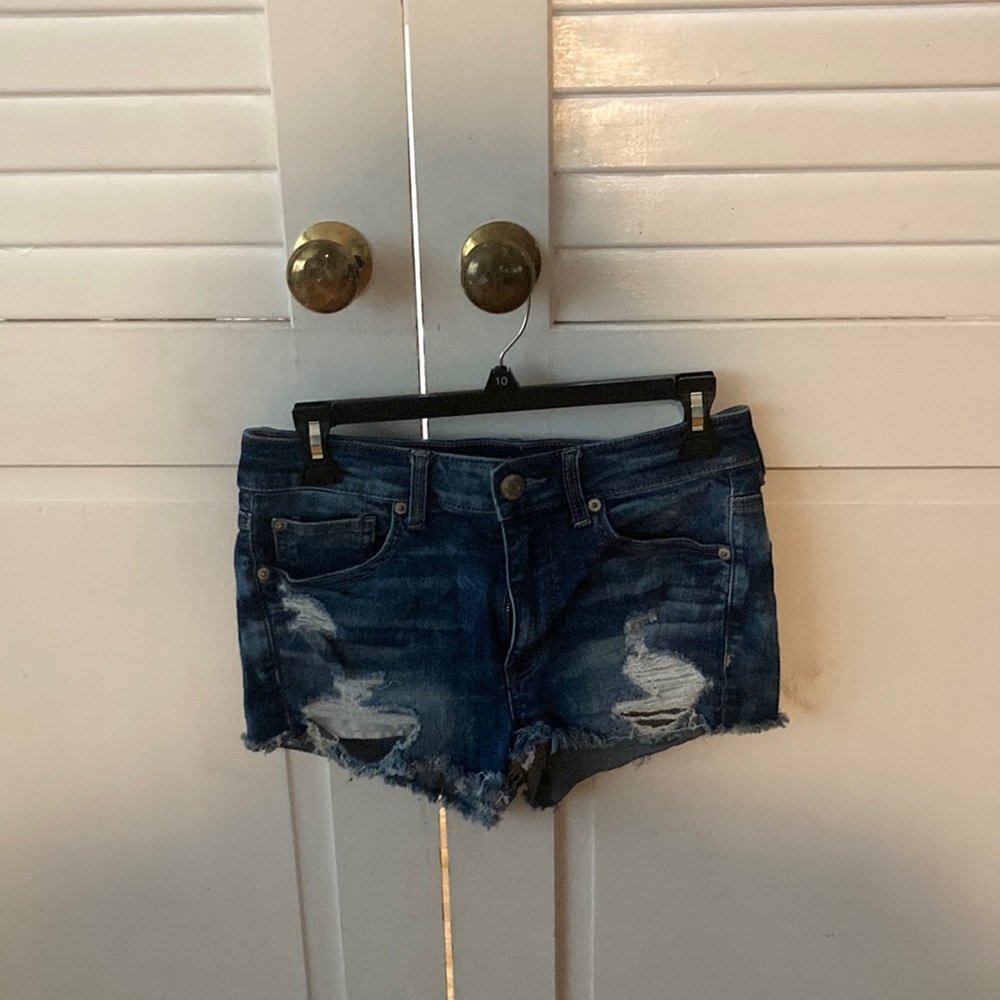 Size 6 American Eagle shorts